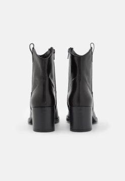 Tamaris Santiags - Black -Tamaris Soldes Magasin 02f3e2e3828a402c9dbeb329099ffb27