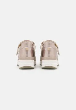 Tamaris Baskets Basses - Taupe 11 Tamaris Baskets Basses - Taupe -Tamaris Soldes Magasin 36715b553a984499a499dbcff55743c7