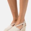 Tamaris Espadrilles - Nude 1 Tamaris Espadrilles - Nude -Tamaris Soldes Magasin 3818c6f480654bf5aa910c317815f1aa