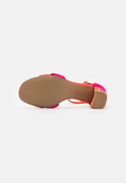 Tamaris Sandales - Fuxia Flame 12 Tamaris Sandales - Fuxia Flame -Tamaris Soldes Magasin 45458400075f466da51693f3a2679cf6