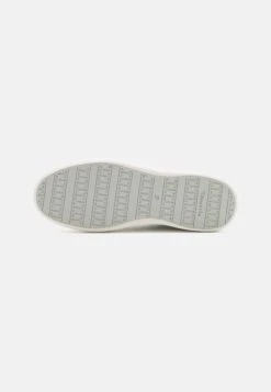 Tamaris Baskets Basses - White 12 Tamaris Baskets Basses - White -Tamaris Soldes Magasin 59c9993e508144e79a48cf791aa9df41