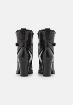 Tamaris Bottines À Talons Hauts - Black 11 Tamaris Bottines À Talons Hauts - Black -Tamaris Soldes Magasin 5ba396fb15a24c7fbb98176a4e9bcae5