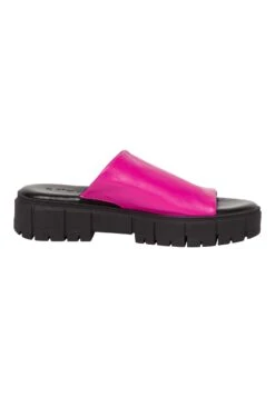 Tamaris Mules - Fuxia Black 15 Tamaris Mules - Fuxia Black -Tamaris Soldes Magasin 5d07471cbecd43cca00939c2882ea857