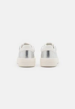 Tamaris Baskets Basses - Silver 11 Tamaris Baskets Basses - Silver -Tamaris Soldes Magasin 686a12a2111940eab73daf08b0d08ea6