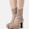 Tamaris Bottines À Talons Hauts - Taupe 1 Tamaris Bottines À Talons Hauts - Taupe -Tamaris Soldes Magasin 899ac58918ab471aaaa4cc4b9aa0300c