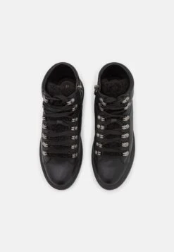 Tamaris Baskets Montantes - Black/Silver -Tamaris Soldes Magasin 89f2bf0718dc492c9cd8710774d68fd0