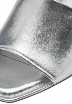 Tamaris Mules À Talons - Silver 12 Tamaris Mules À Talons - Silver -Tamaris Soldes Magasin 8a08cf79ef3247e3b257a0b59d4c8b8f