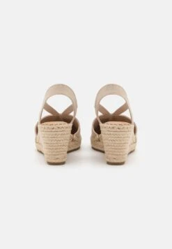 Tamaris Espadrilles - Nude 11 Tamaris Espadrilles - Nude -Tamaris Soldes Magasin a8e3d110d49b4c718111c1b666ed250e