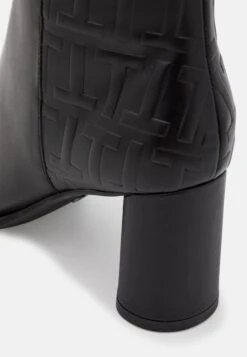 Tamaris Bottes À Talons Hauts - Black 13 Tamaris Bottes À Talons Hauts - Black -Tamaris Soldes Magasin c95d79d81f3d4a12b1f648e15613d014