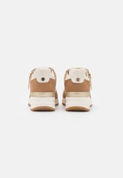 Tamaris Baskets Basses - Camel/Beige 11 Tamaris Baskets Basses - Camel/Beige -Tamaris Soldes Magasin ef4175aeba6241adb02e0986b492145c