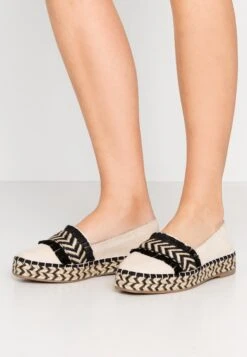 Tamaris Espadrilles - Ivory